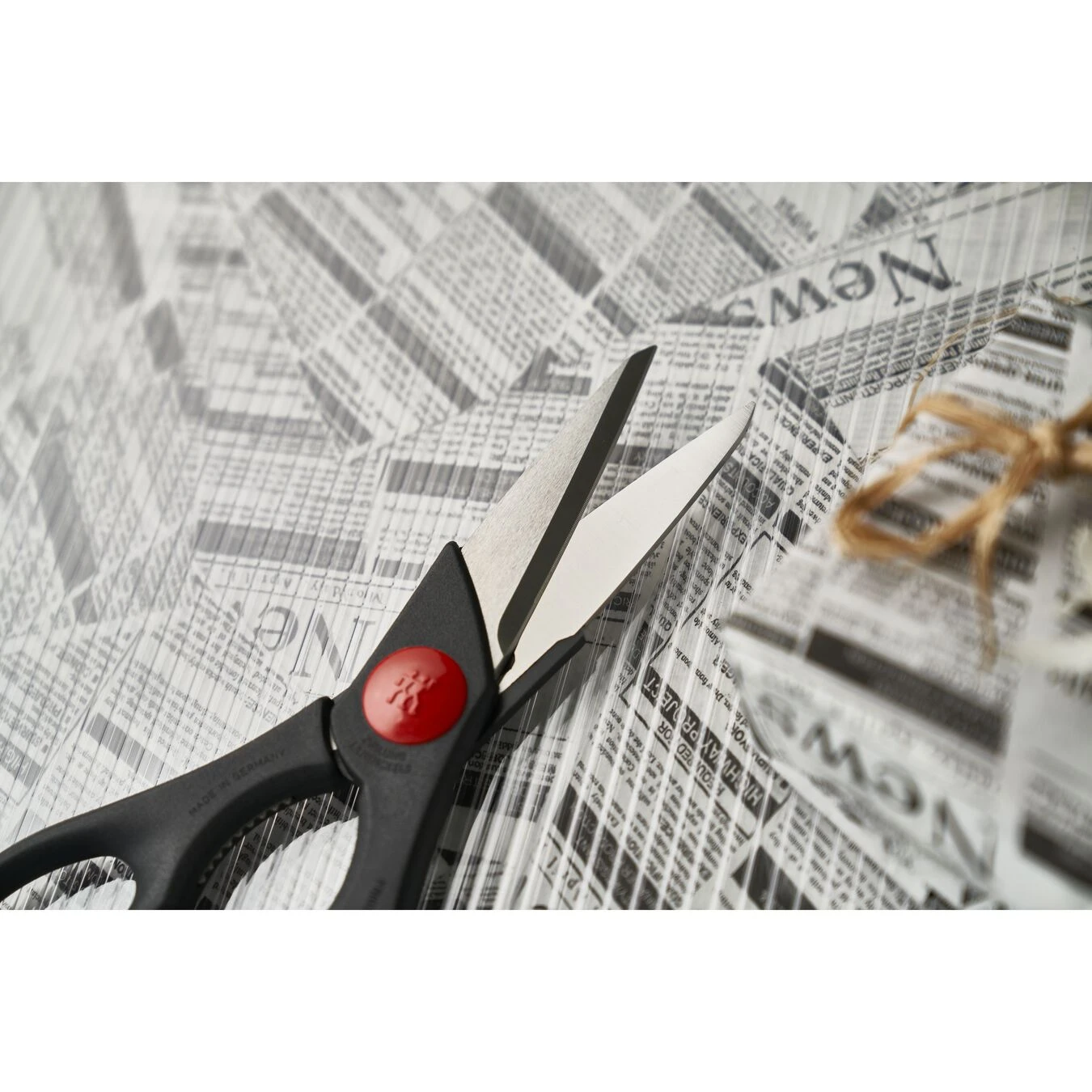 Zwilling Twin Kitchen Shears - Black 2 Zwilling Twin Kitchen Shears - Black - Image 2