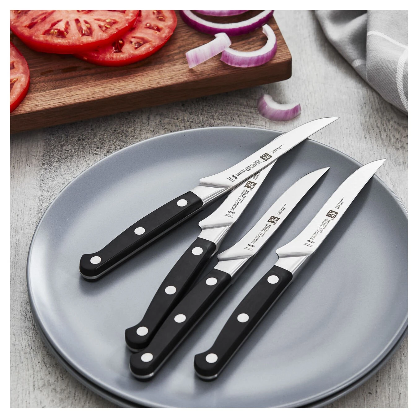 Zwilling Pro 4-Piece Steak Knife Set 3 Zwilling Pro 4-Piece Steak Knife Set - Image 3